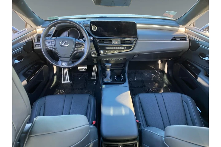 $35960 : Lexus ES 300h 2024 F SPORT D image 10
