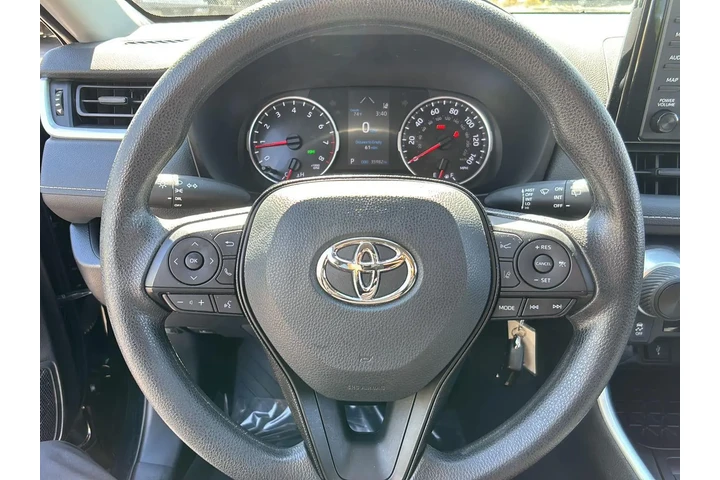 $27296 : Gold Certified 2020 RAV4 LE image 8