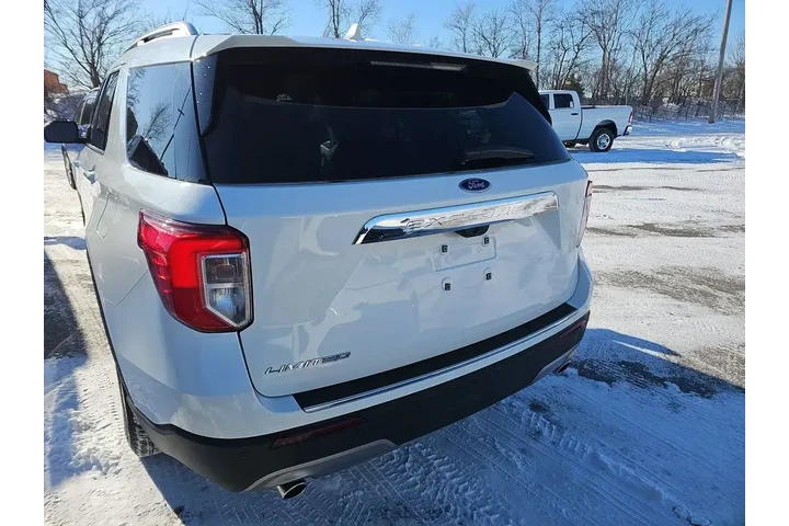 $31999 : Ford Explorer 2024 Limited 4 image 5