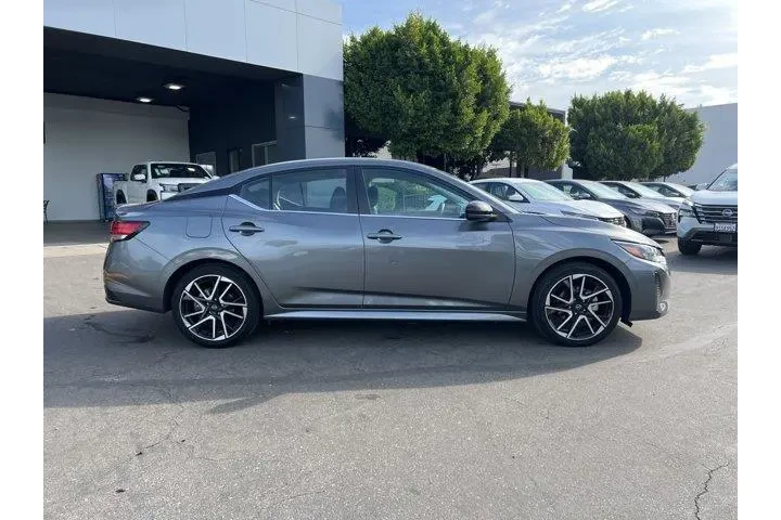 $20981 : Nissan Sentra 2025 SR 4dr Se image 7