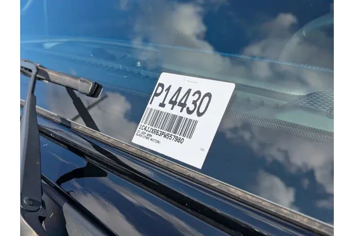 Jeep Wrangler 2023 4x4 Rubic image 6