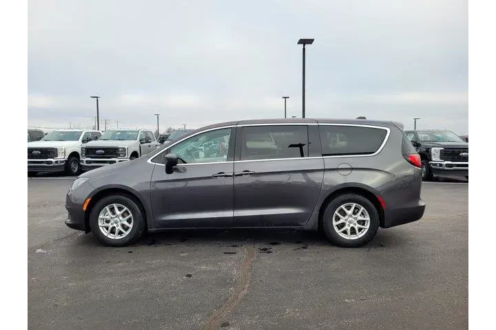 $25988 : Chrysler Voyager 2023 LX 4dr image 6