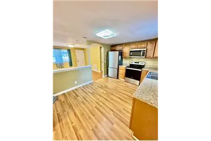 $1750 : Rental property with 3 bedro image 4