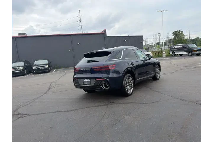 $37980 : Genesis GV70 2025 AWD 2.5T S image 9