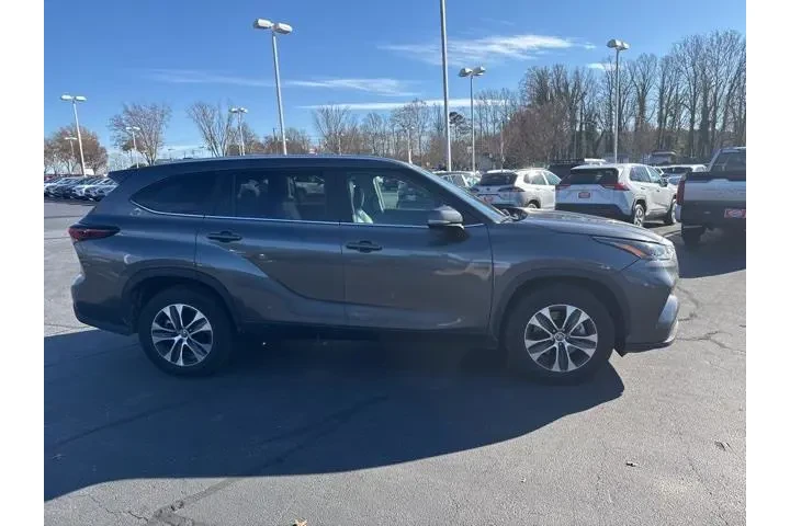 $37831 : Toyota Highlander 2024 image 4
