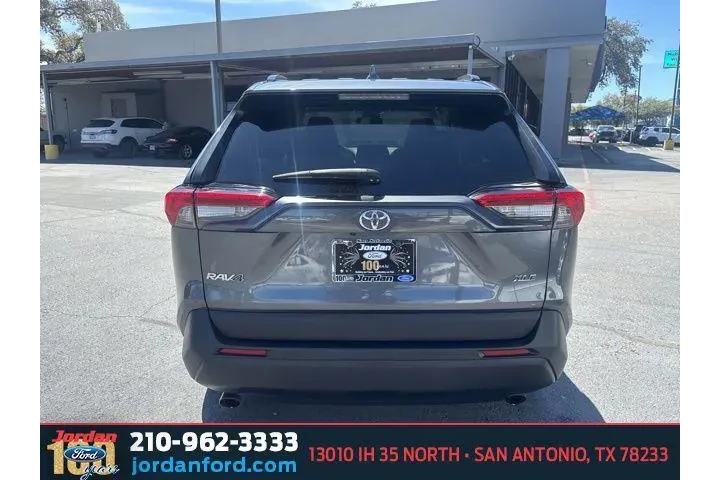 $21586 : Toyota RAV4 2021 XLE 4dr SUV image 5
