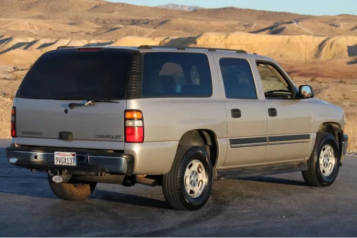 $6995 : 2005 Suburban 1500 LS image 8