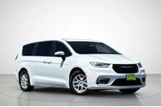 $22998 : Chrysler Pacifica 2023 Touri thumbnail