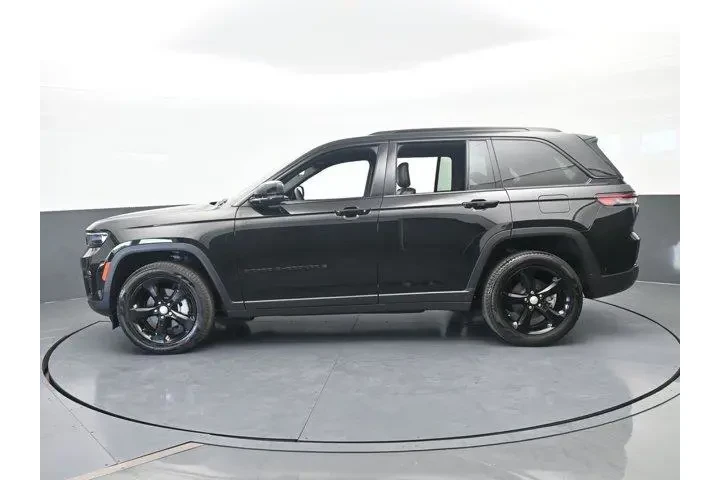 $39997 : Jeep Grand Cherokee 2025 4x2 image 3