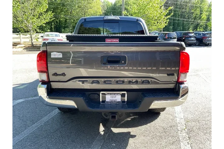 $25985 : Toyota Tacoma 2019 4x4 TRD P image 6