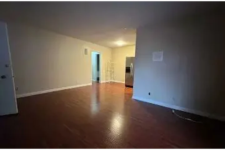 $1895 : Available 2Bedroom Apt  in LA image 4