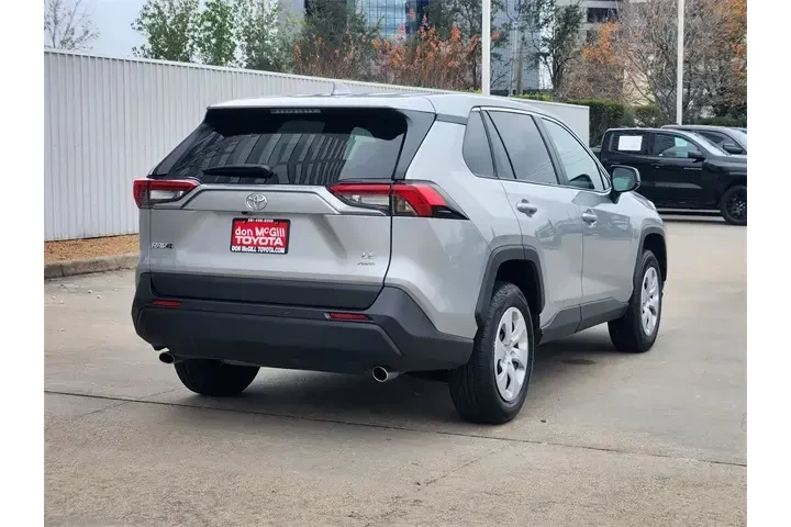 $25498 : Toyota RAV4 2024 AWD LE 4dr image 5