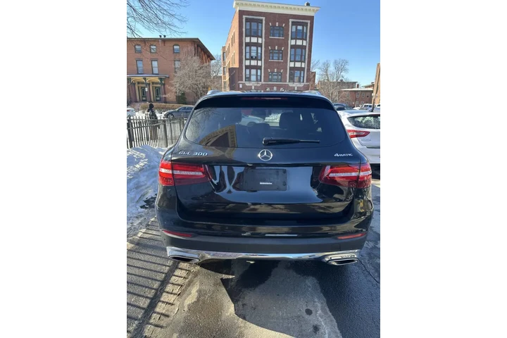 $15999 : 2018 Mercedes-Benz GLC image 3