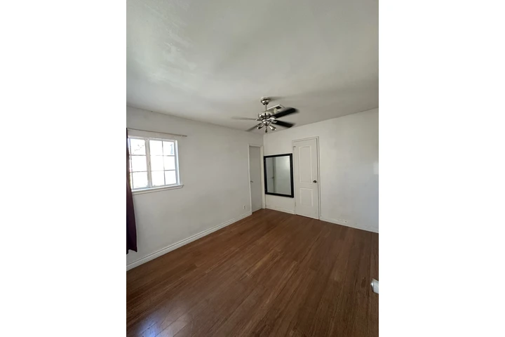 $1 : CUARTO POR RENTA / ROOM FOR RE image 2