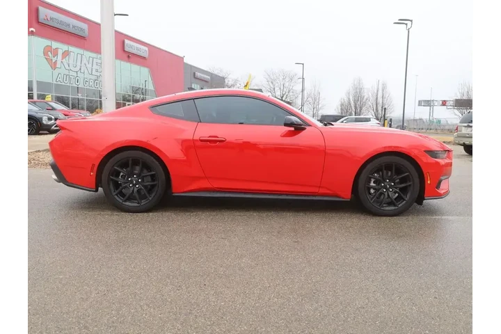 $28990 : Ford Mustang 2024 EcoBoost 2 image 10