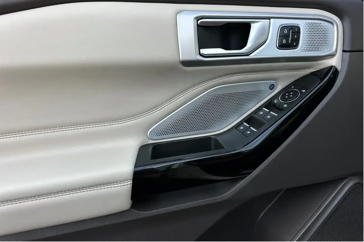 $39900 : Ford Explorer Hybrid 2023 AW image 10