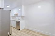 $1400 : 1Bed 1 Bath APT in Kenmore Ave thumbnail