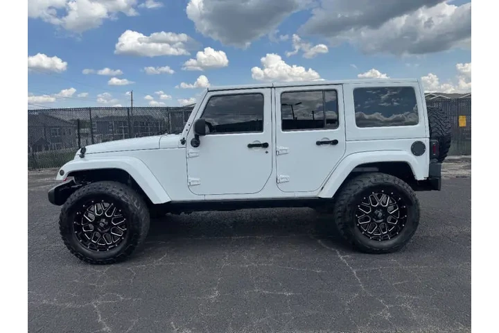$16499 : 2013 Wrangler Unlimited Sahara image 5