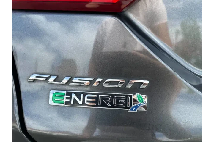 2018 Fusion Energi Platinum image 8