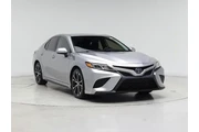 Toyota Camry Hybrid 2020 SE en Hialeah