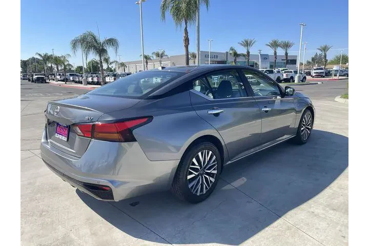 $18999 : Nissan Altima 2023 2.5 SV 4d image 8