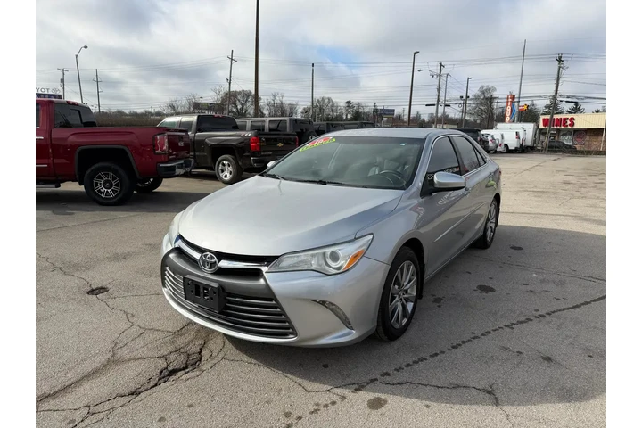 2016 Camry XLE image 6