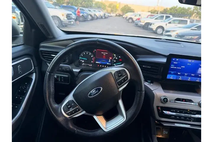 $29800 : Ford Explorer 2023 XLT 4dr S image 5