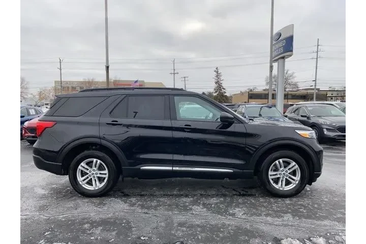 $31994 : Ford Explorer 2023 AWD XLT 4 image 4