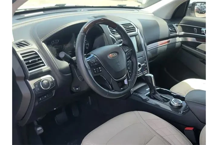$17988 : Ford Explorer 2019 AWD Plati image 7