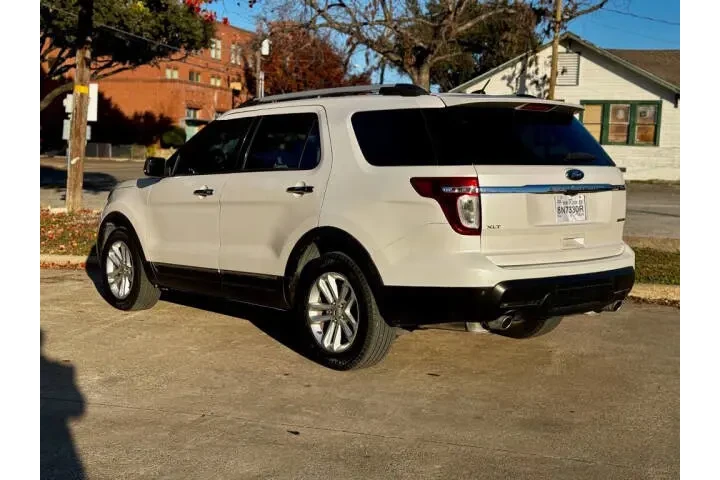 $9072 : 2015 Explorer image 2