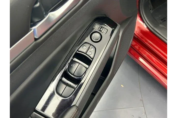 $21995 : Nissan Altima 2024 2.5 SR 4d image 10