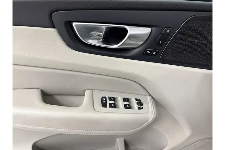 $26999 : Volvo XC60 2024 AWD B5 Plus image 5