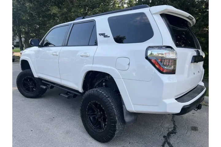 $29997 : 2019 4Runner TRD Off-Road Pre image 6