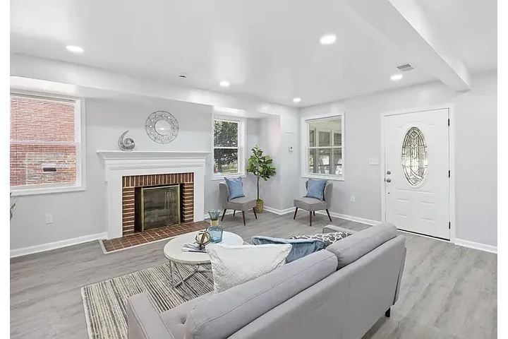 $5450 : HOUSE RENT IN WASHINGTON DC image 7