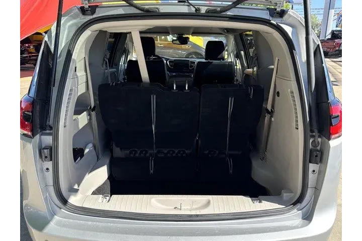 $25295 : Chrysler Pacifica 2024 Touri image 7