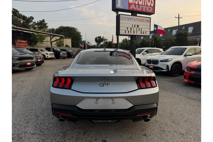 2024 Mustang GT Premium Coupe image 6