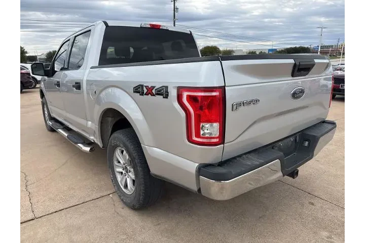 $31910 : Ford F-150 2017 4x4 XLT 4dr image 5