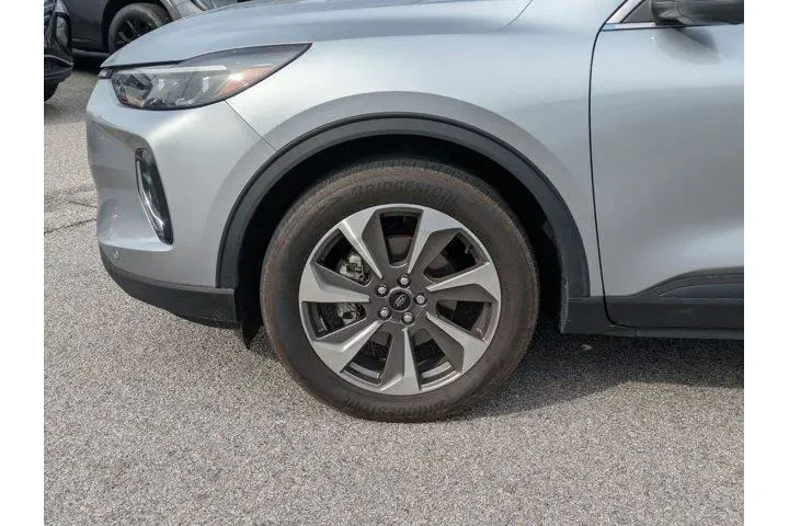 $27995 : Ford Escape 2023 AWD Platinu image 10