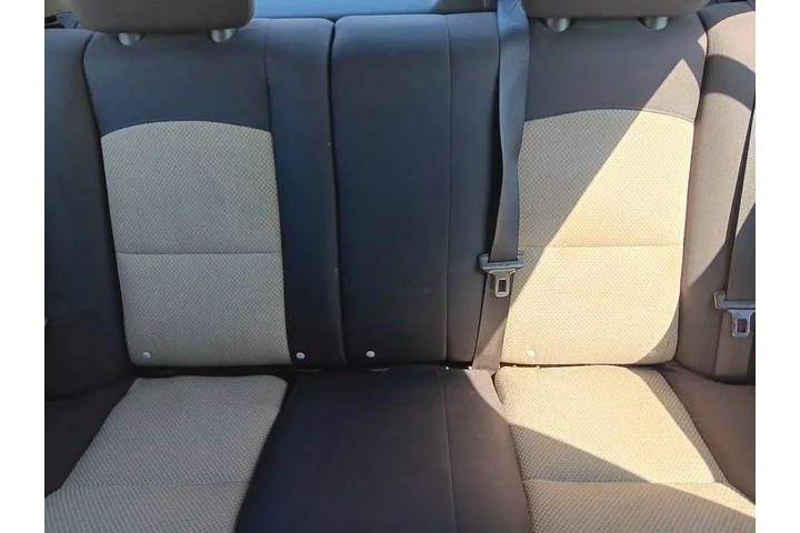 $5000 : 2010 Malibu LS image 10