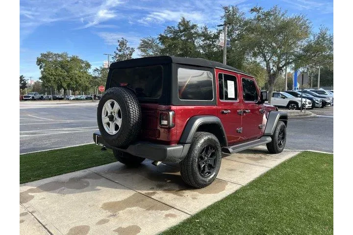 $27941 : Jeep Wrangler Unlimited 2021 image 7