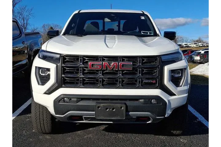 $39500 : GMC Canyon 2023 4x4 AT4 4dr image 2