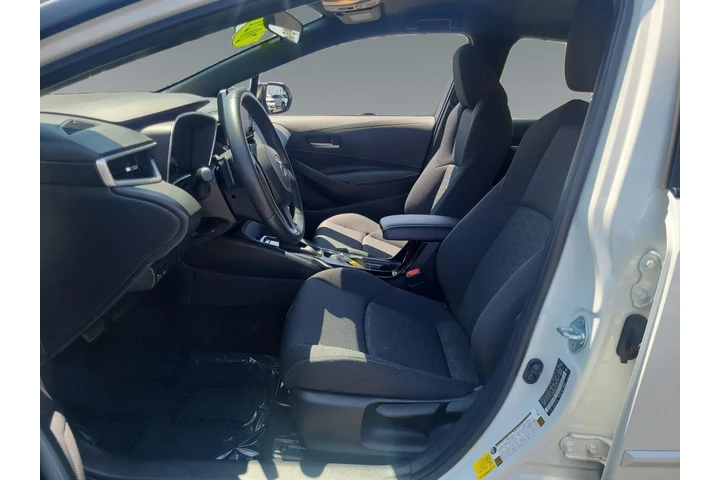 $21970 : Toyota Corolla Hatchback 202 image 9