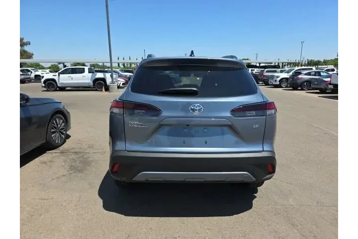 $32900 : Toyota Corolla Cross 2026 LE image 5