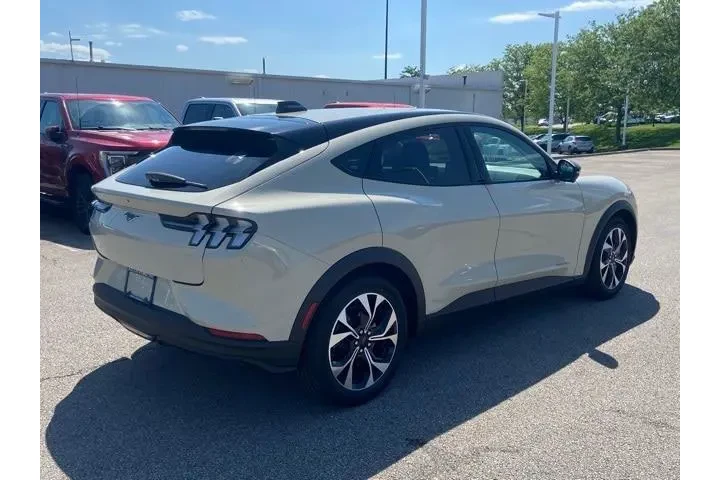 $32198 : Ford Mustang Mach-E 2025 AWD image 3