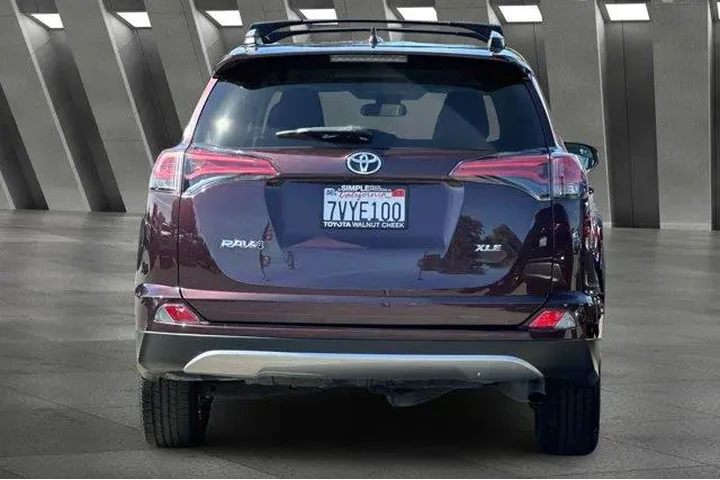 $21500 : Toyota RAV4 2017 XLE 4dr SUV image 10