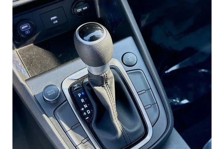 $17875 : Hyundai KONA 2023 AWD SEL 4d image 9