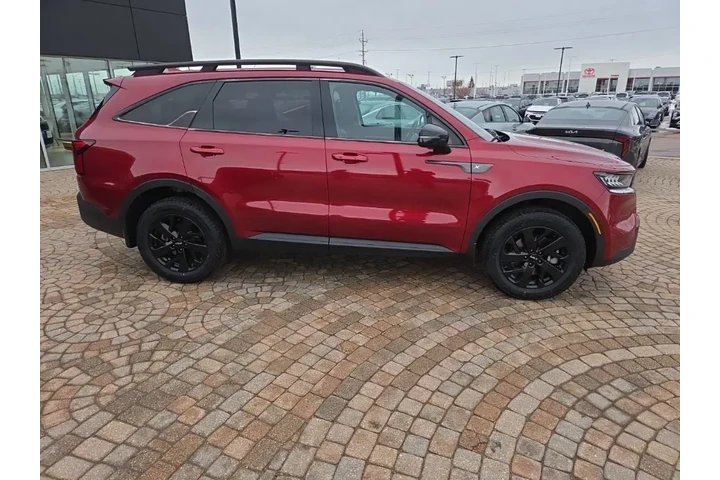 $18999 : 2022 Sorento S image 4