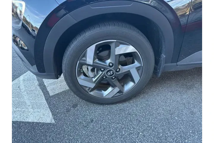 $17178 : Hyundai VENUE 2023 SEL 4dr C image 4