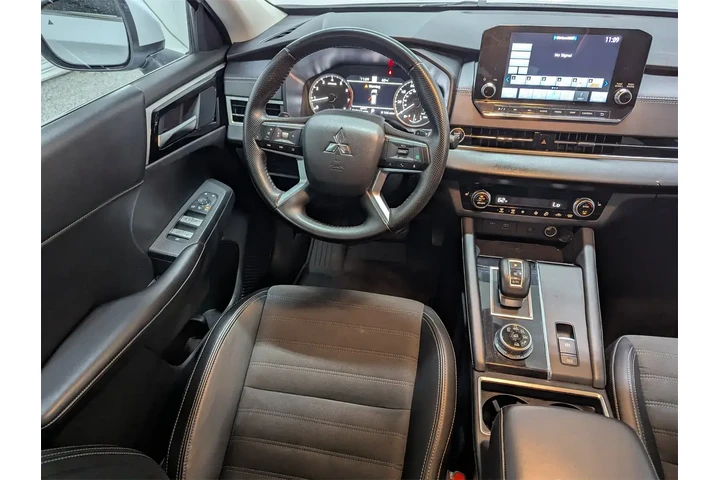 $24897 : Mitsubishi Outlander 2024 AW image 7
