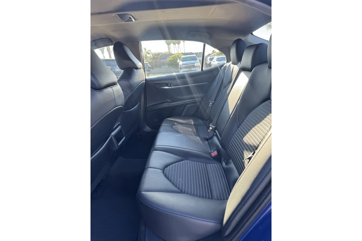 $1 : Toyota Camry SE image 6